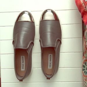 Steve Madden Gray silver and white sneakers size 6